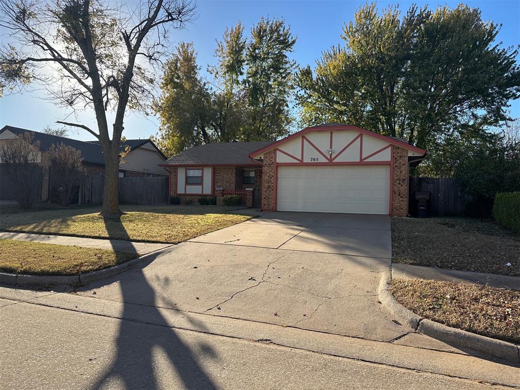 Wonderful home in a great location close to Schools, parks and shopping areas. Perfect for 1st time home buyers or inverstment. Do not miss seeing this home. Needs updating but it is a very well maintained home.