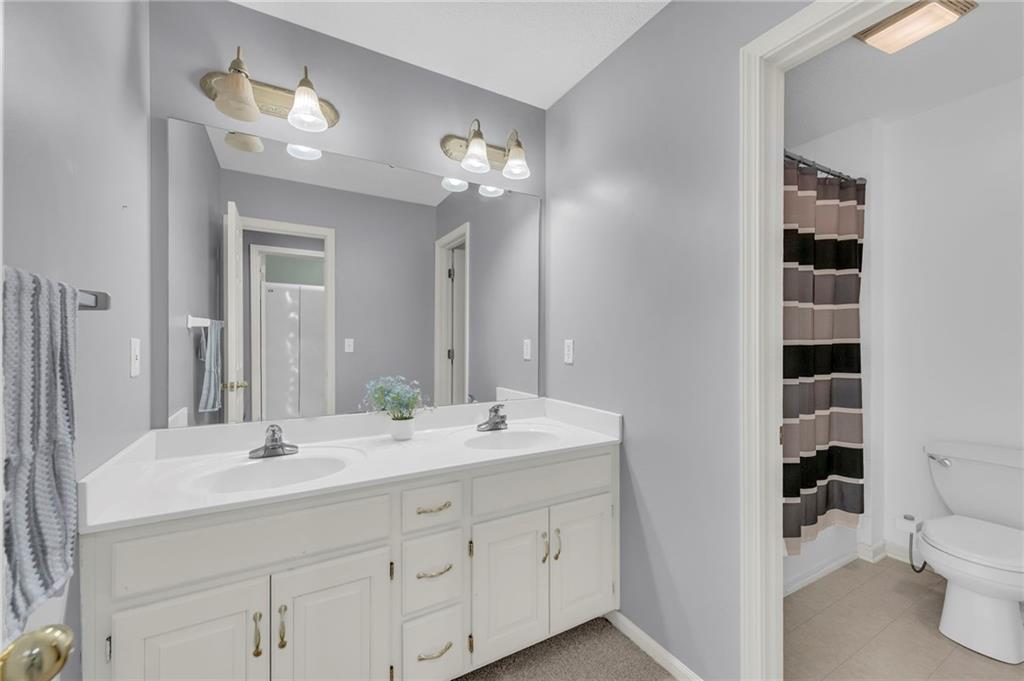 7442 N Sycamore Avenue