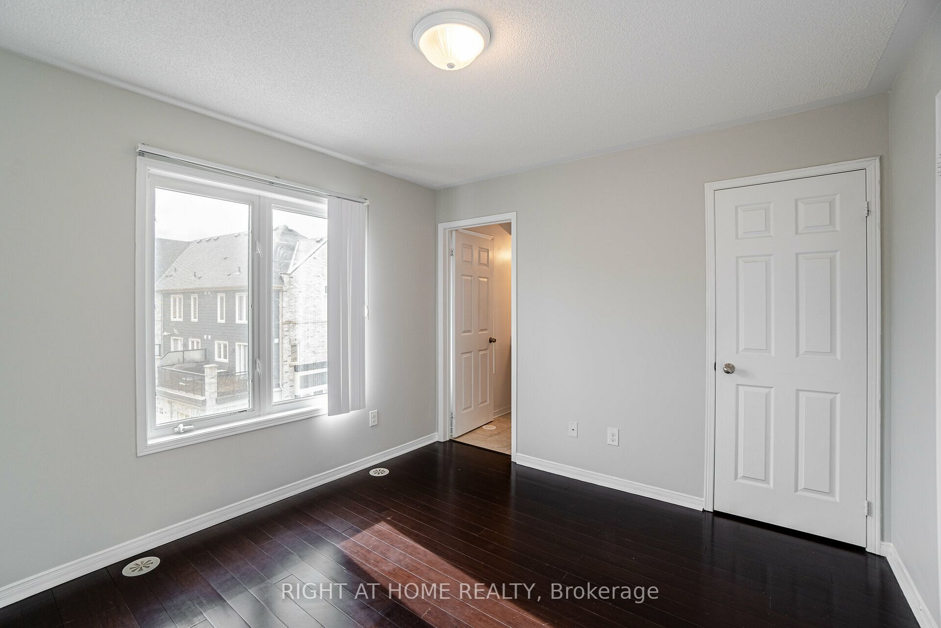 60 Fairwood Circ 45