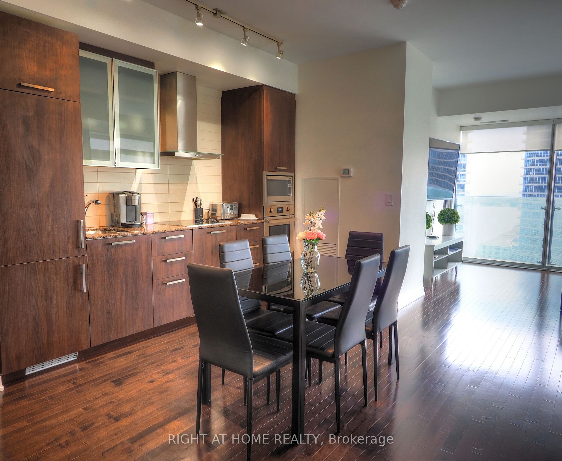 12 York St 2204
