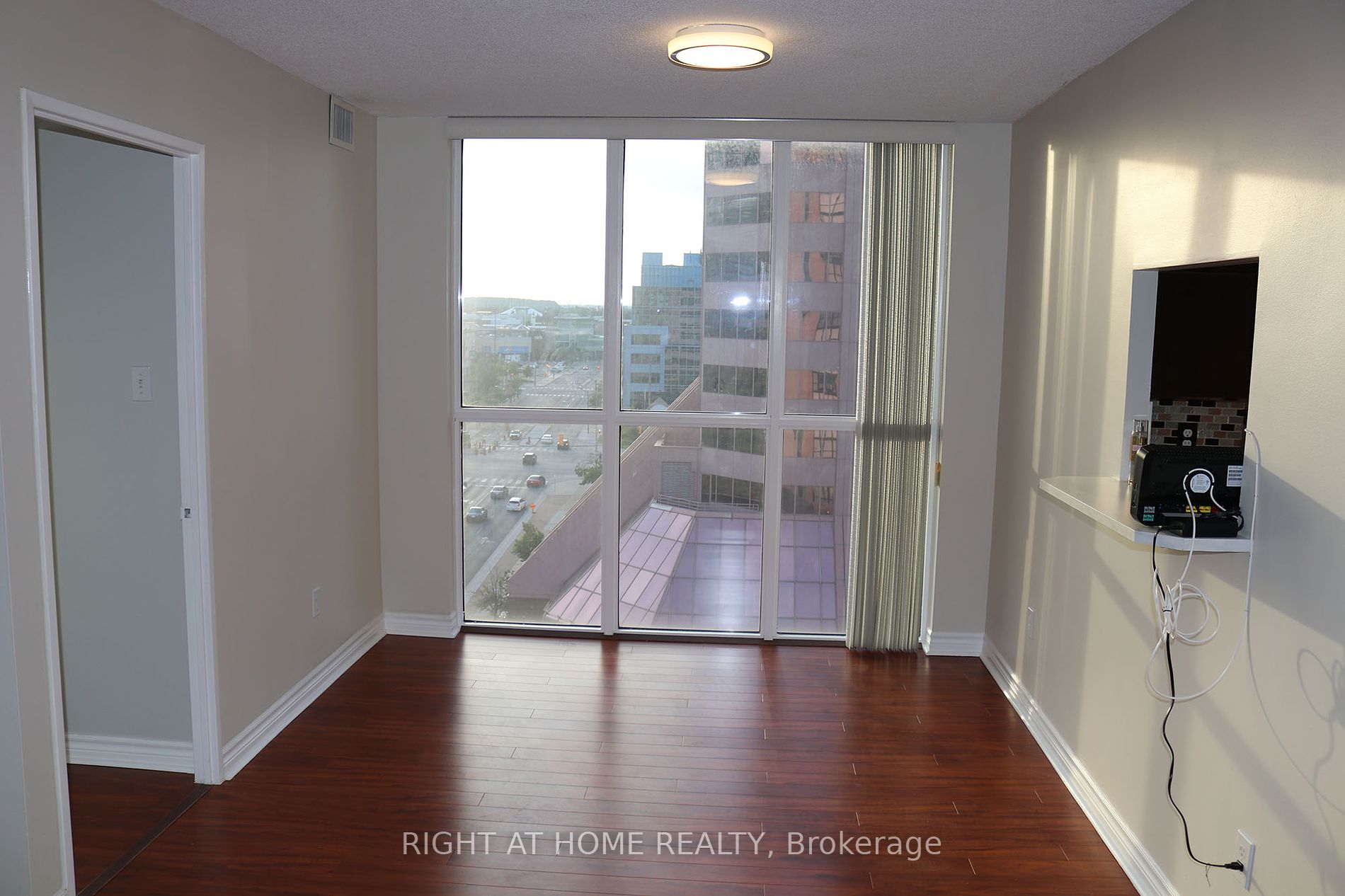 285 Enfield Pl 1009