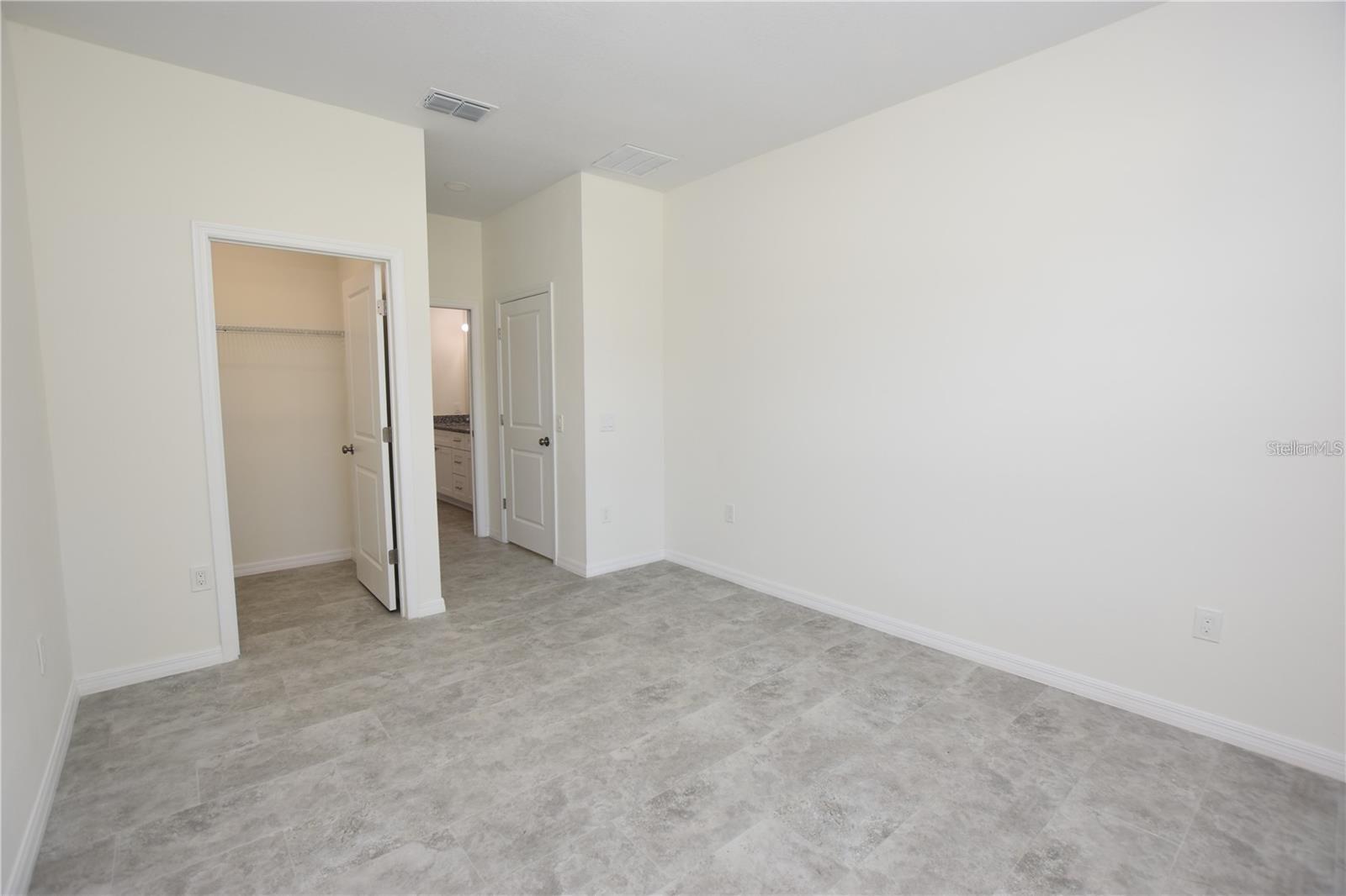 206 W Crescent Drive