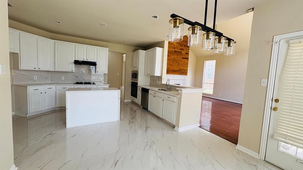 Upgraded Floors and Kitchen, Spacious 4BR + Study + Media + Game Room in Allen ISD,406 Shady Valley Dr, Allen, TX 75002
Beautifully maintained two-story home located in the desirable Reid Farm neighborhood. This home features four bedrooms, three full bathrooms, a dedicated study, a media room, and an open game room — offering plenty of space for comfortable family living and entertaining.
Interior Features:
Main-floor primary suite with ensuite bath and walk-in closet,Open-concept living and dining areas with hardwood flooring,
Cozy gas fireplace in the family room,Granite countertops, center island, and walk-in pantry in the kitchen,Large game room and separate media room upstairs.
Exterior Features:Rear-entry two-car garage with loft storage,Well-maintained yard, ideal for outdoor activities.
Location Highlights:Zoned to top-rated Allen ISD schools: Reed Elementary, Curtis Middle, and Allen High School,Easy access to Hwy 75, Allen Premium Outlets, and The Shops at Fairview,Close to shopping, dining, grocery stores, and local parks
Seller is motivated — a great opportunity for buyers!
This move-in-ready home offers space, comfort, and convenience in one of Allen’s most sought-after neighborhoods.
This is a perfect blend of comfort, style, and location. Don’t miss out – this gem won’t last long!