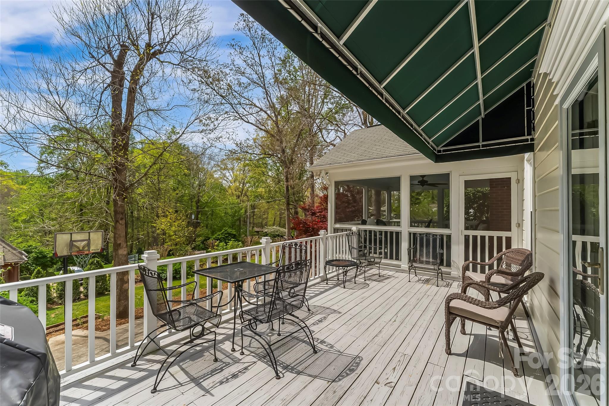 115 Riverside Court