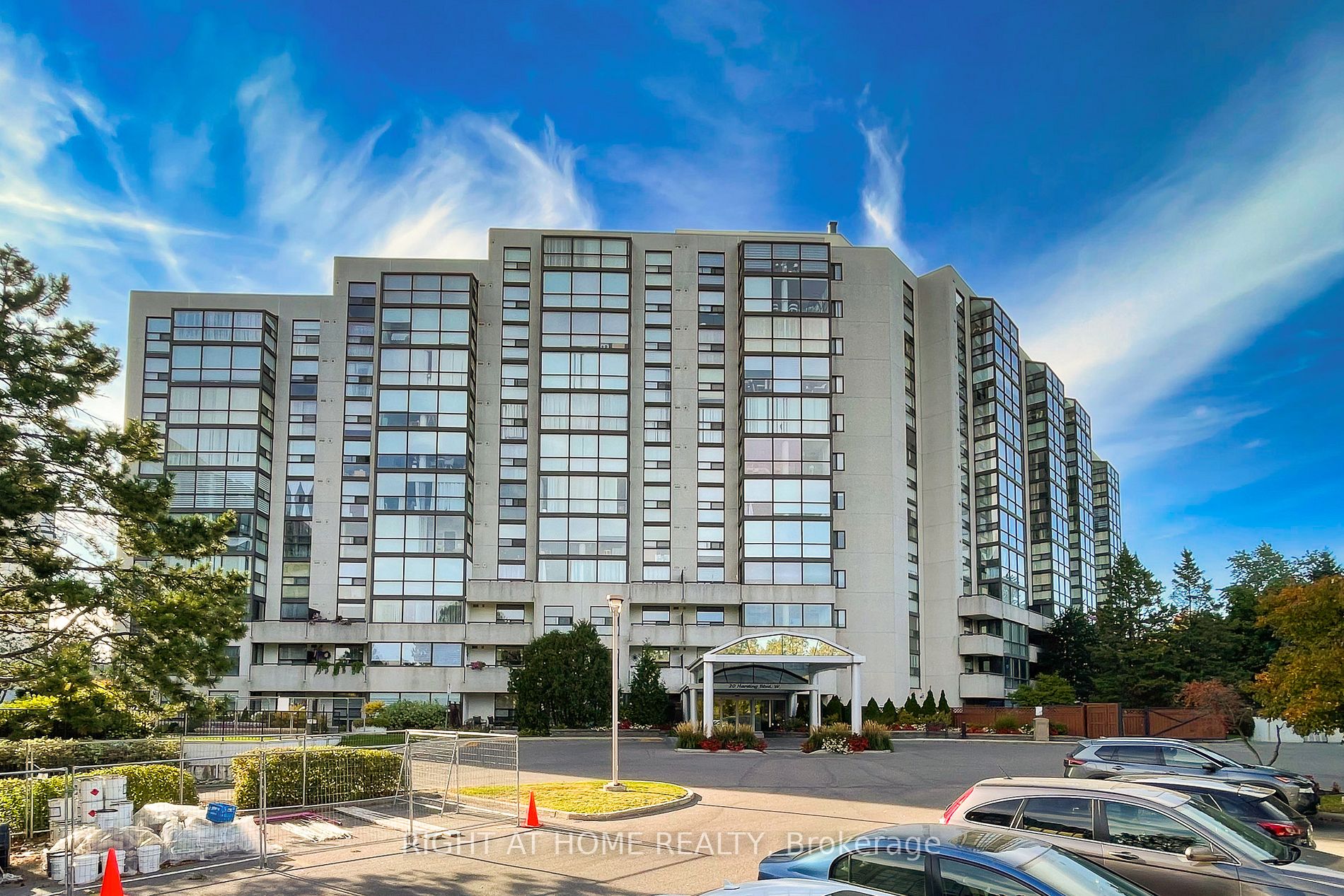 20 W Harding Blvd 216