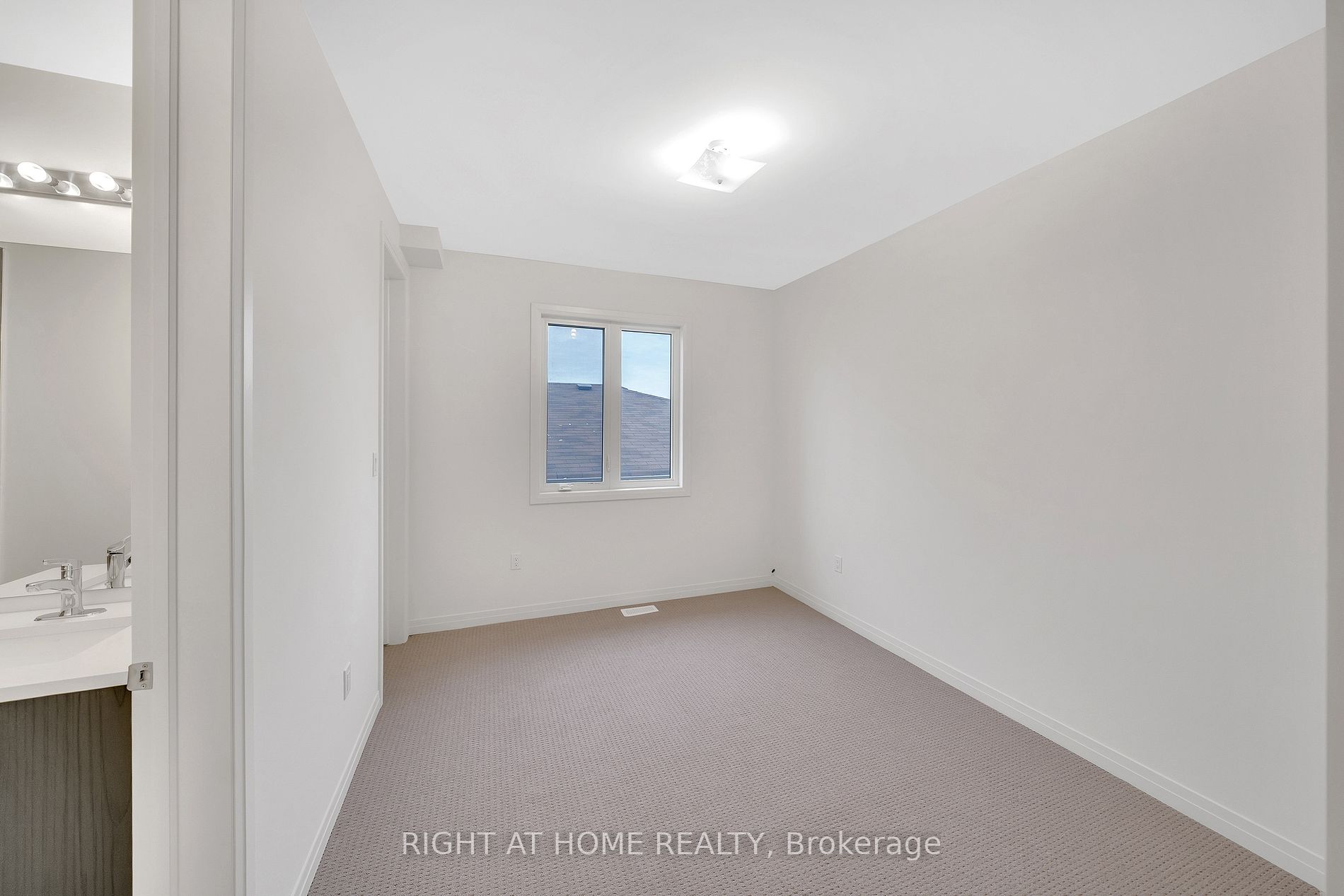 275 Port Darlington Rd