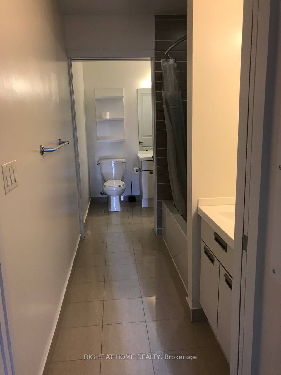28 Ted Rogers Way 2907