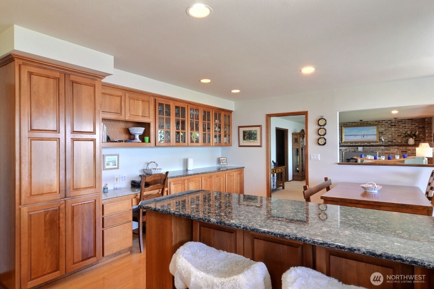 7504 Crescent Beach Road NW
