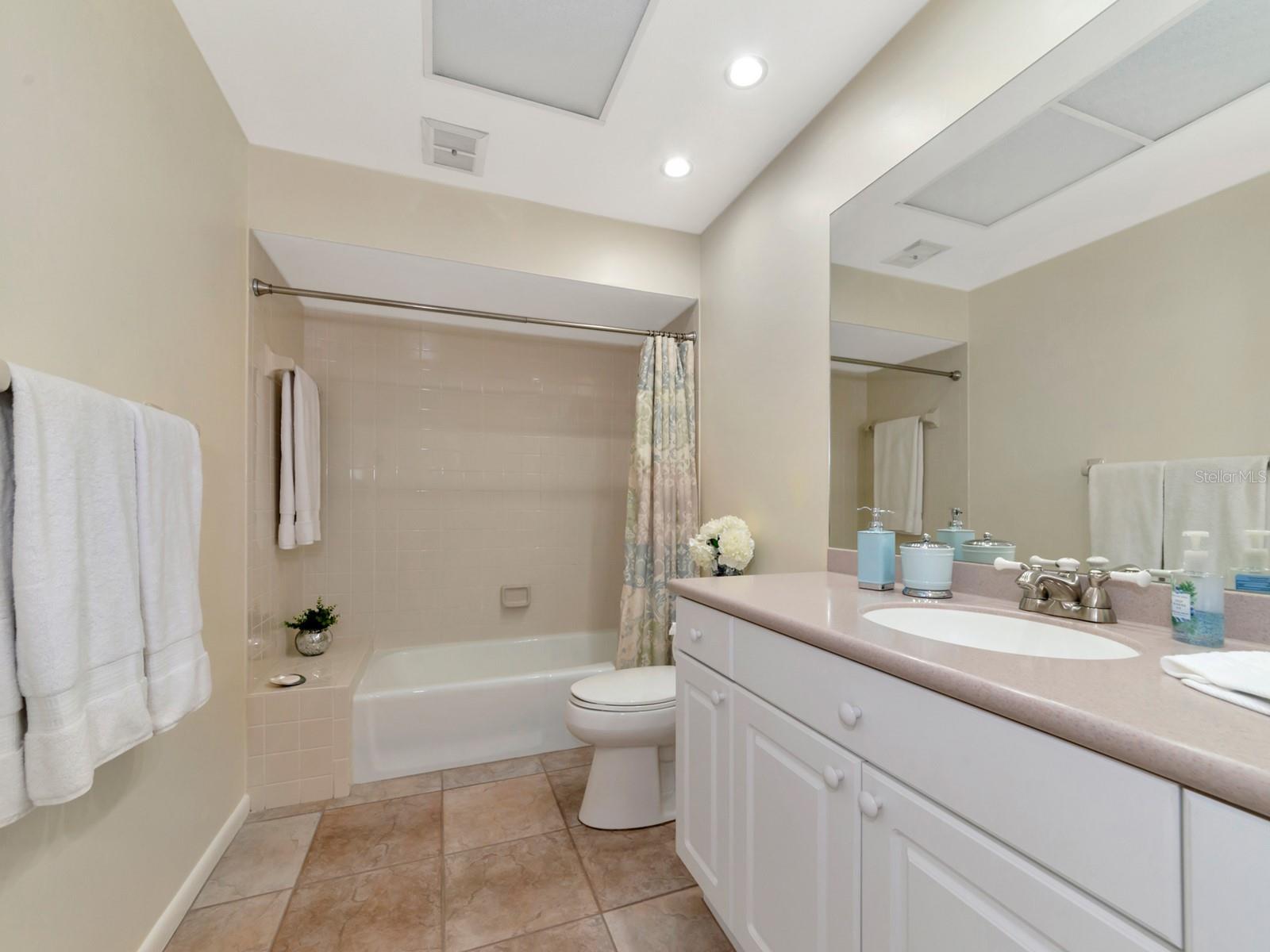 4503 Lake Vista Drive 4