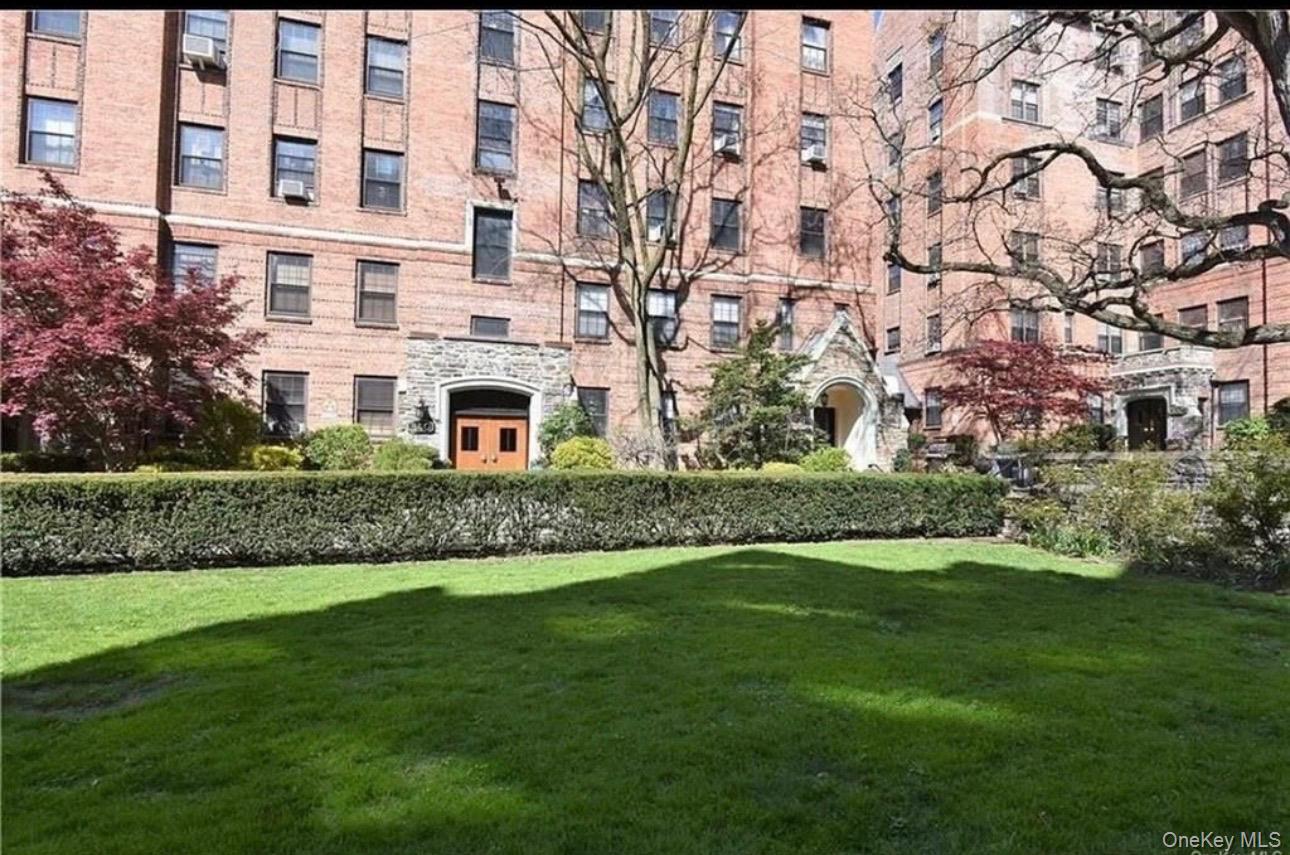 840 Bronx River Road 4a
