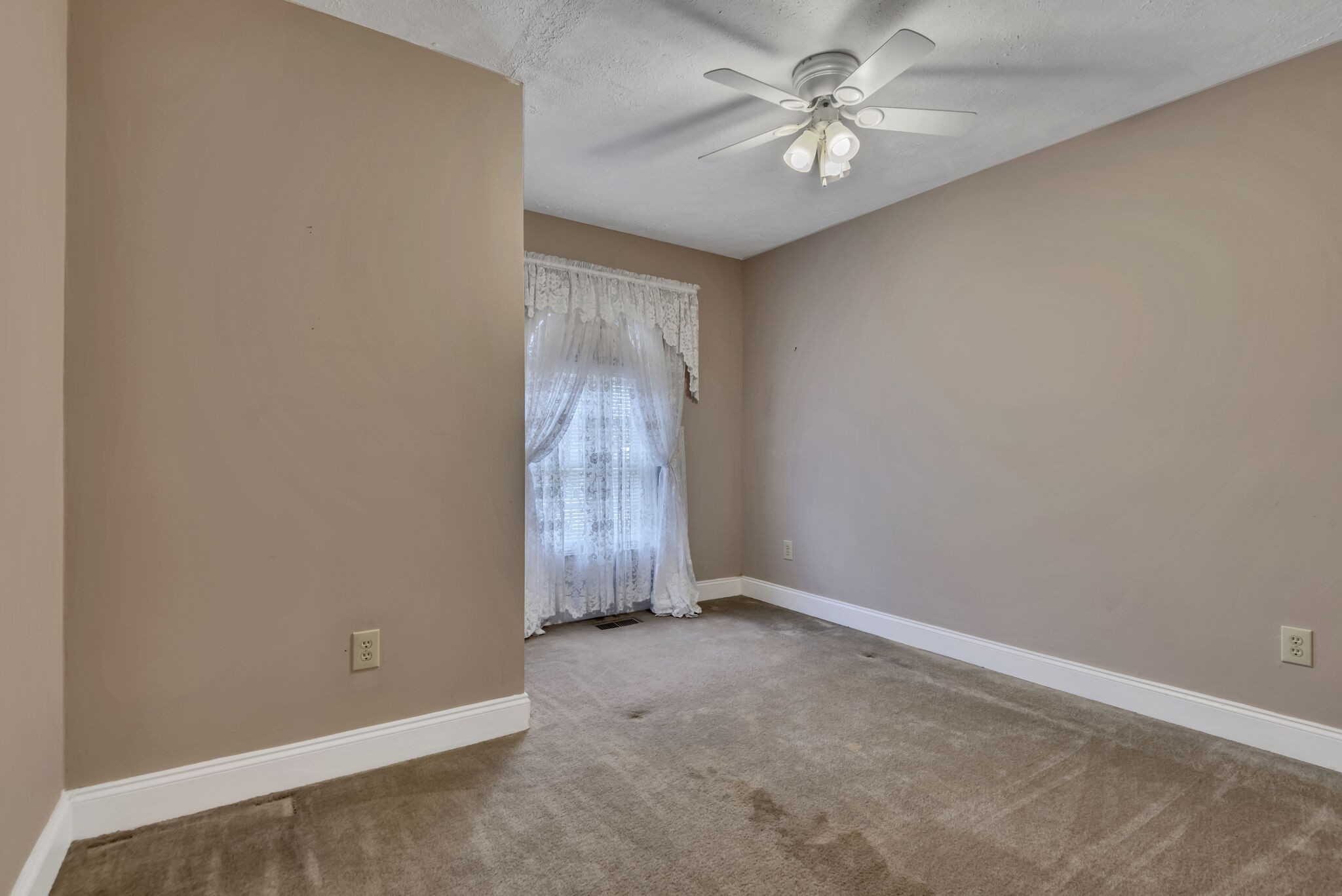 5138 Raywood Ln