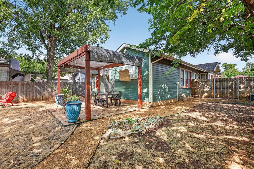 1216 NW 39th Street