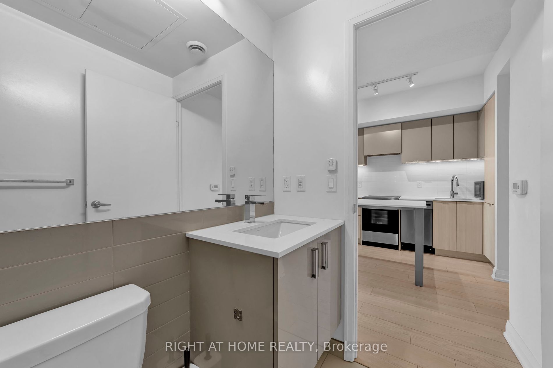 26 Gibbs Rd 649