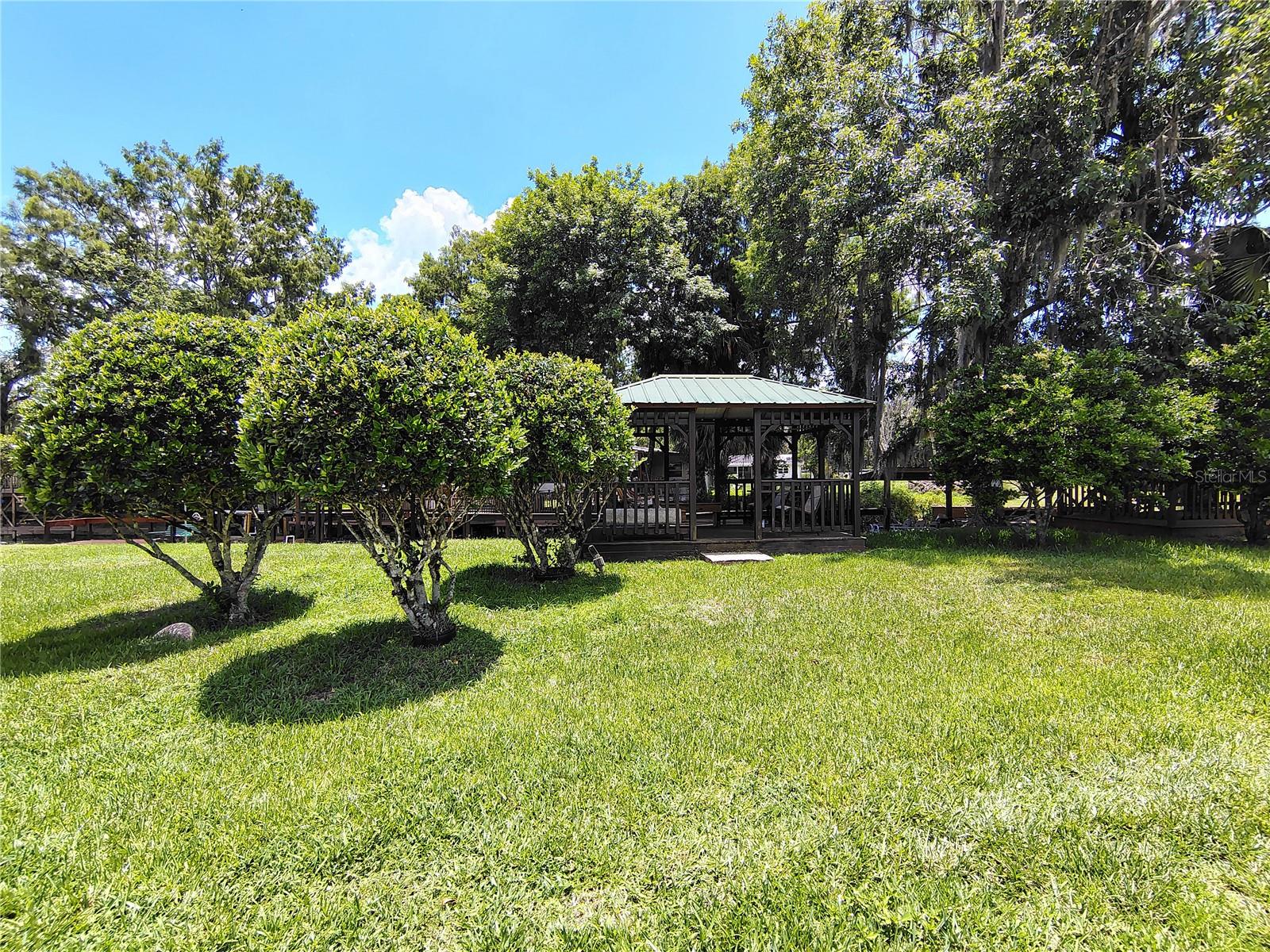 52 Outlet Drive