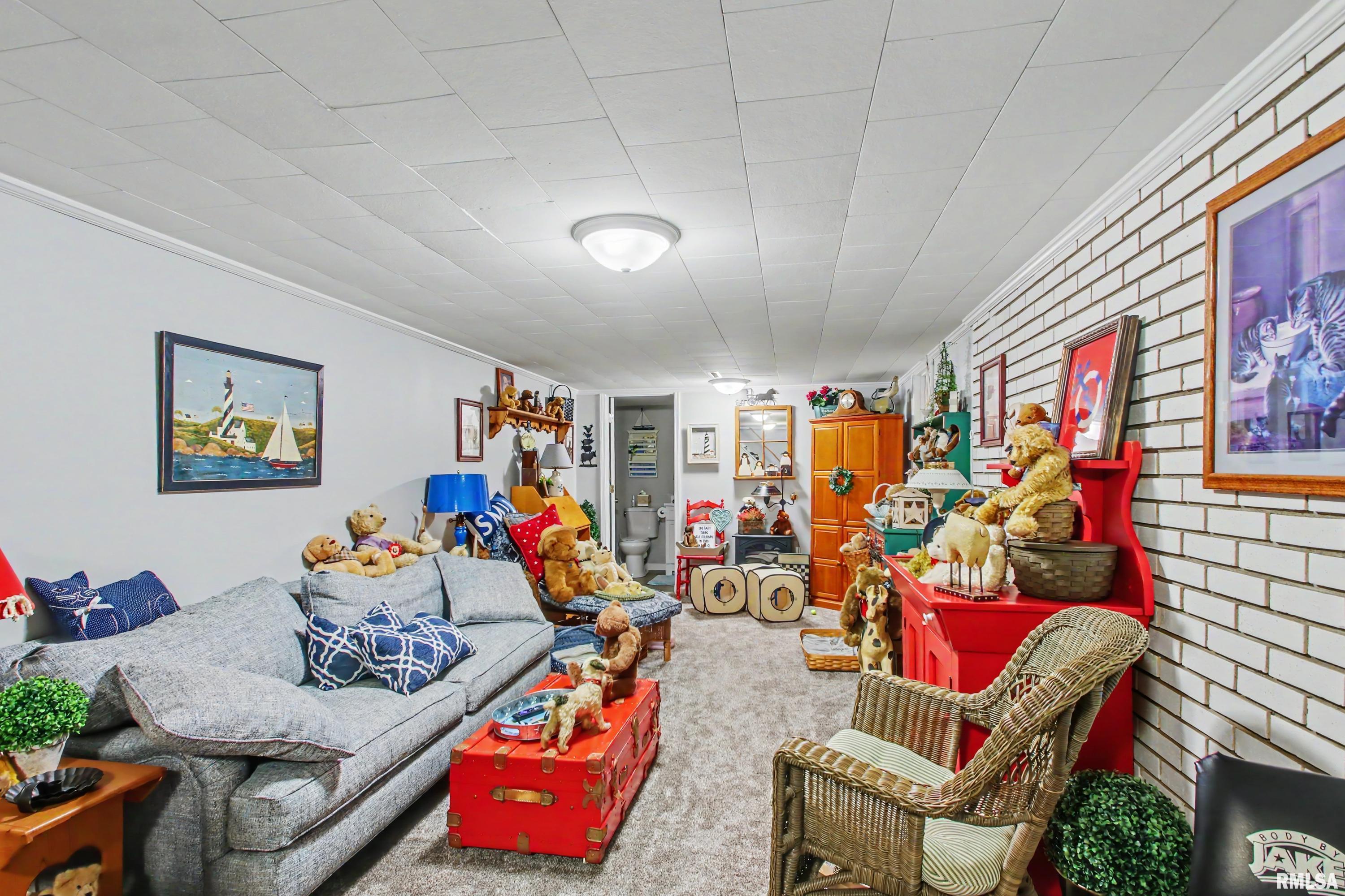 3931 Holiday Drive