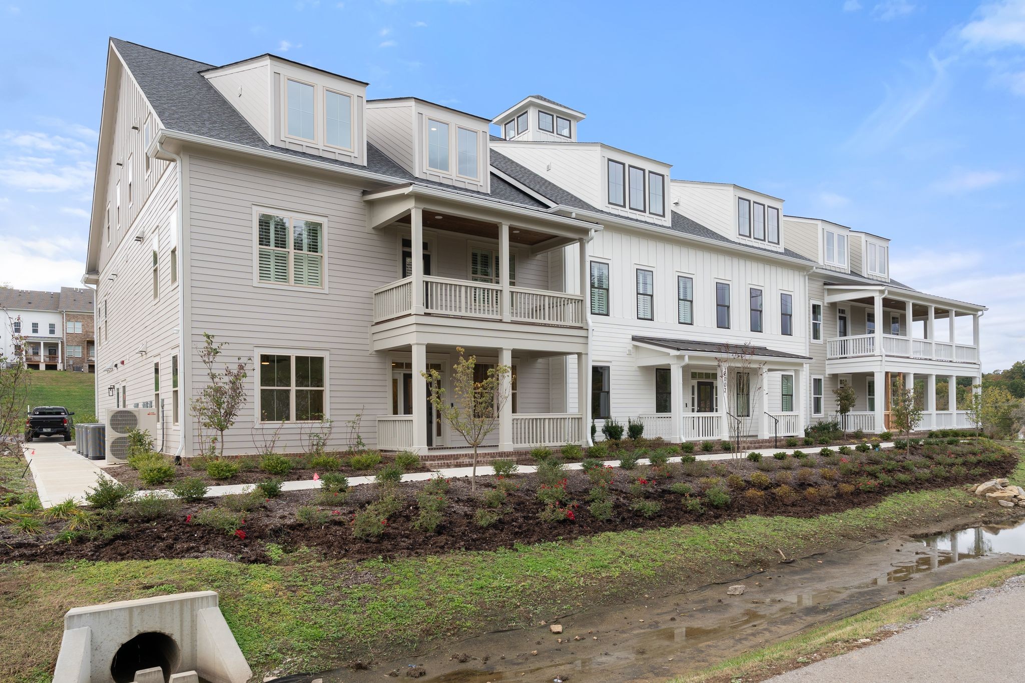 2002 Gildridge Dr 303