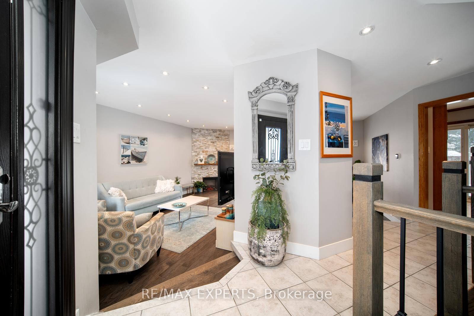 42 Montcalm Pl