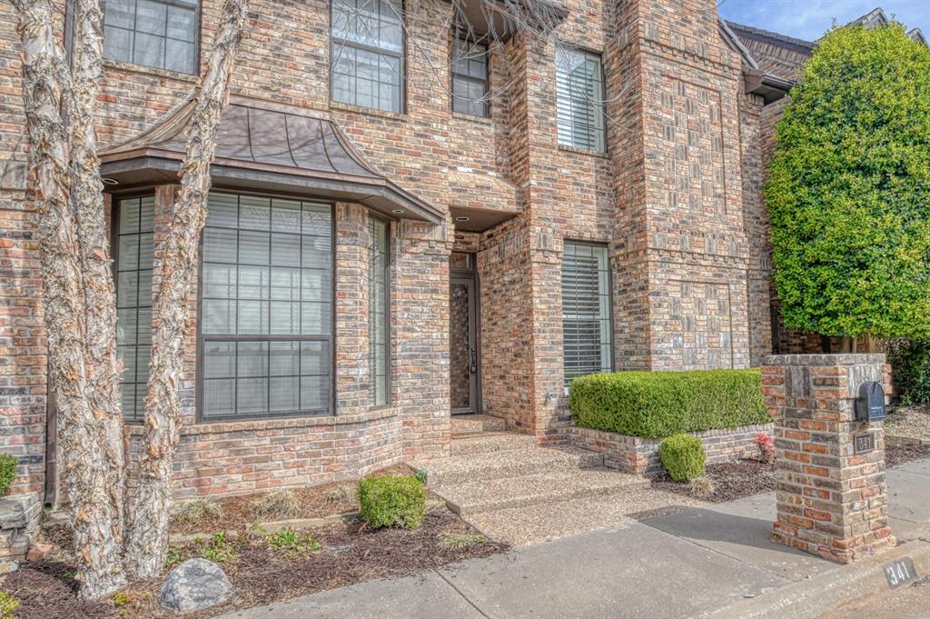 Boomer Sooner Football townhouse with easy lock & leave.   Zero maintenance with Primary downstairs, very low $641 HOA annually, excellent location near Sooner Mall, Univ Northpark, Grocery, Theatres, Brookhaven Village restaurants & shopping.  Just of Main & I-35, 10 Minutes to campus.  Excellent floorplan with  Luxury Plank Vinyl downstairs. Carpeted office and 2 bedrooms upstairs. Jack & Jill. NEW 2025 HVAC, 2022 Davinci Roof rated 5 high impact.  Move In Ready, $500 Carpet Allowance.  Extremely motivated parties.   Please call 210-240-2623 for HOA CCRs and more info.