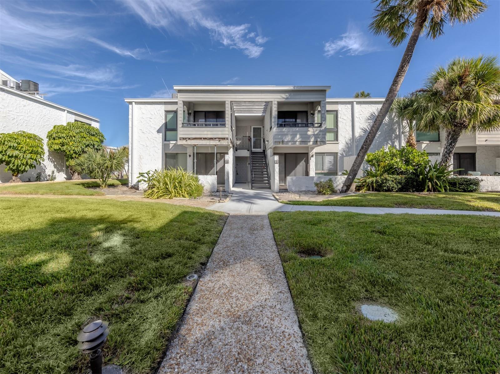 1555 Tarpon Center Drive 140