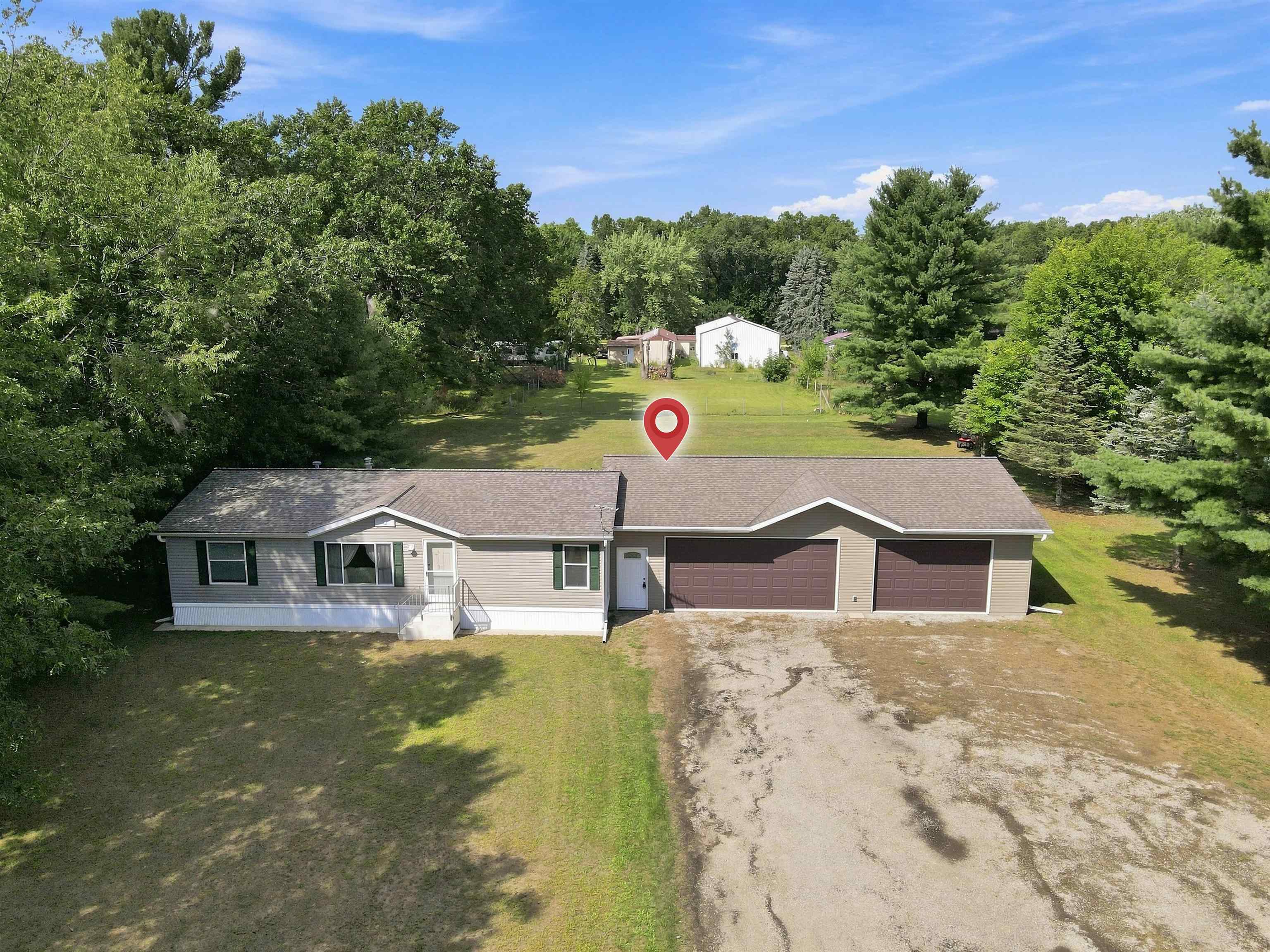 W5476 Lake Drive