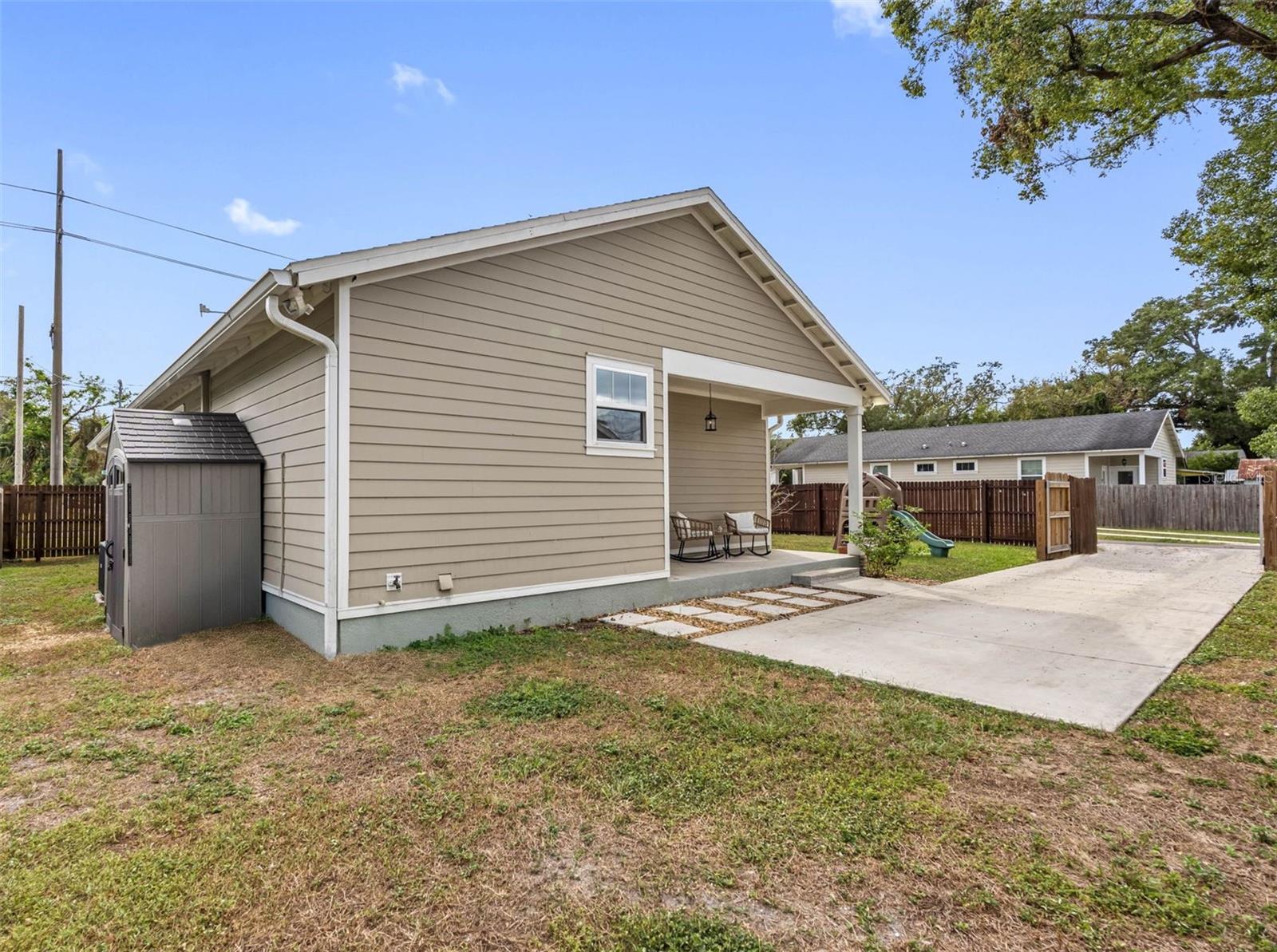 408 E Flora Street