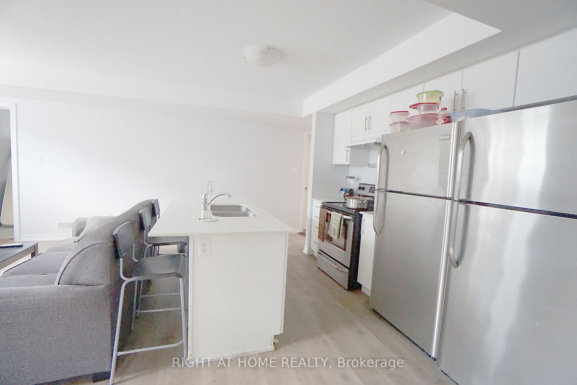 246 Penetanguishene Rd 8