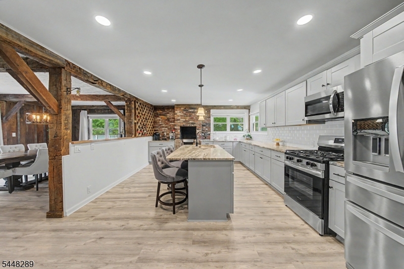 621 5th St — photo 4 of 41