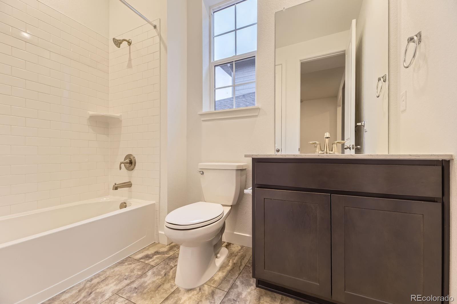 10736 Snowdon Street