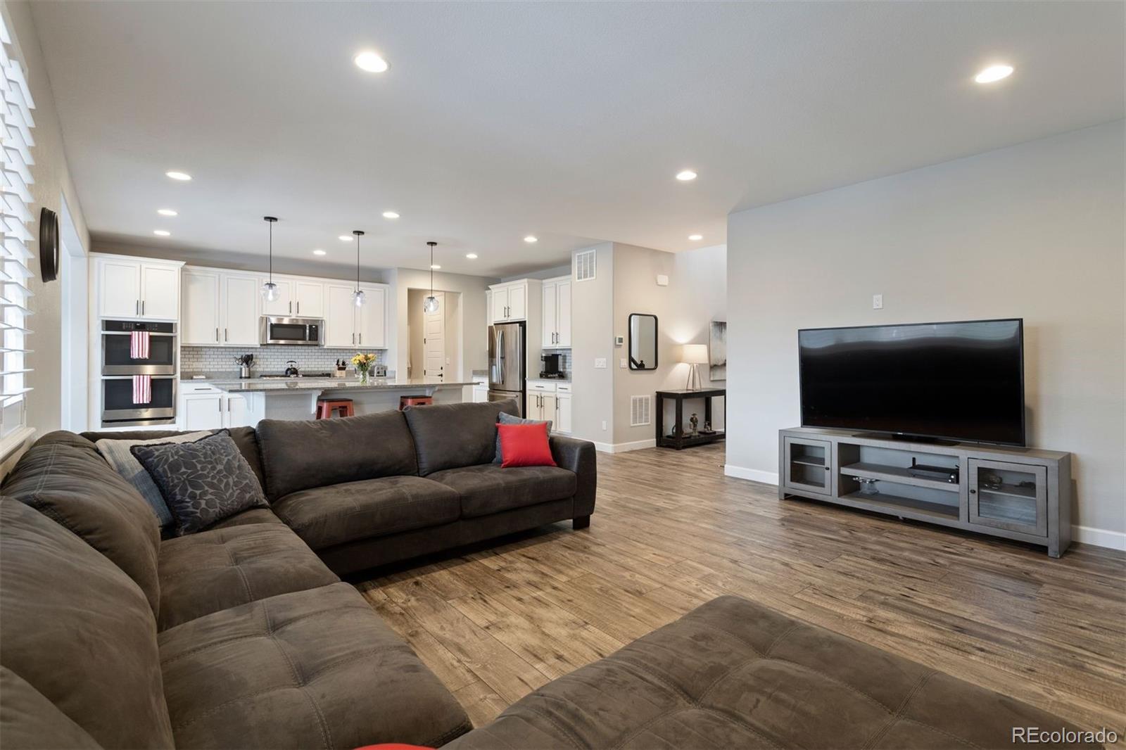 3702 White Rose Loop