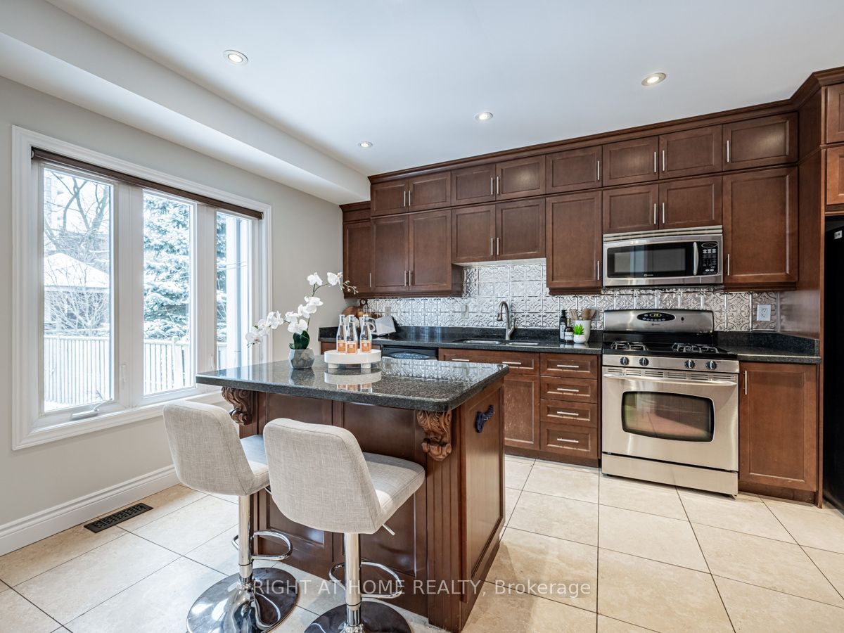 69 Mcintosh St