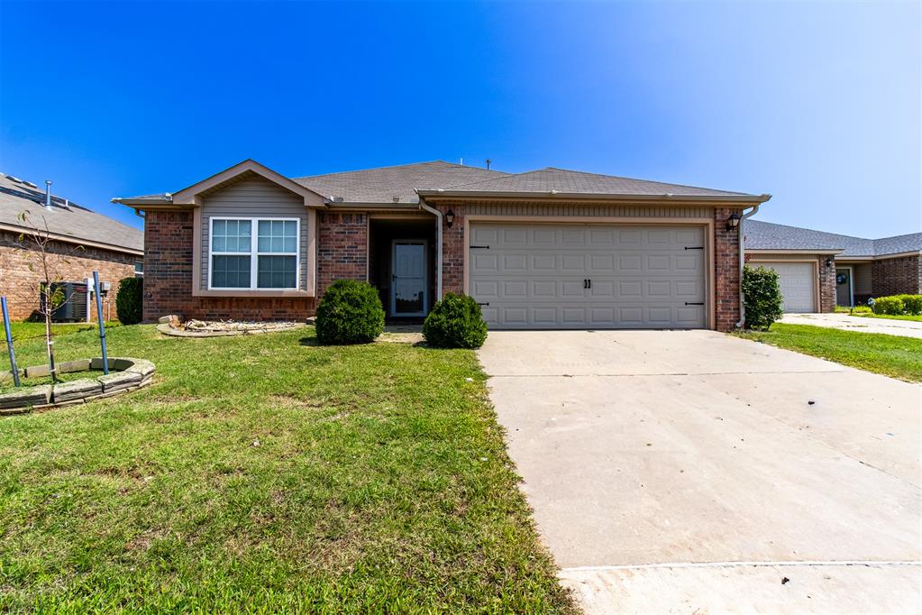 FANTASTIC 3 BED IN-LAW PLAN 2 BATH 2 CAR HOME, FRESH PAINT, AND MOVE IN READY. MASTER BEDROOM HAS A WALK-IN CLOSET, FULL BATH WITH GARDEN TUB AND SEPERATE SHOWER. OPEN LIVING/DINING/KITCHEN AREA GREAT FOR ENTERTAAINING, AND INSIDE UTILITY WHICH ALSO HAS A PANTRY. NICE COVERED PATIO AND FENCED BACK YARD FOR YOUR OUTSIDE ENJOYMENT. ALSO ACROSS THE STREET FROM THE COMMUNITY PLAYGOUND AREA. 
LOCATION IS CLOSE TO I-240, I-35, SCHOOLS, MEDICAL, SHOPPING AND ENTERTAINMENT. THIS IS A WONDERFUL HOME READY FOR YOU.