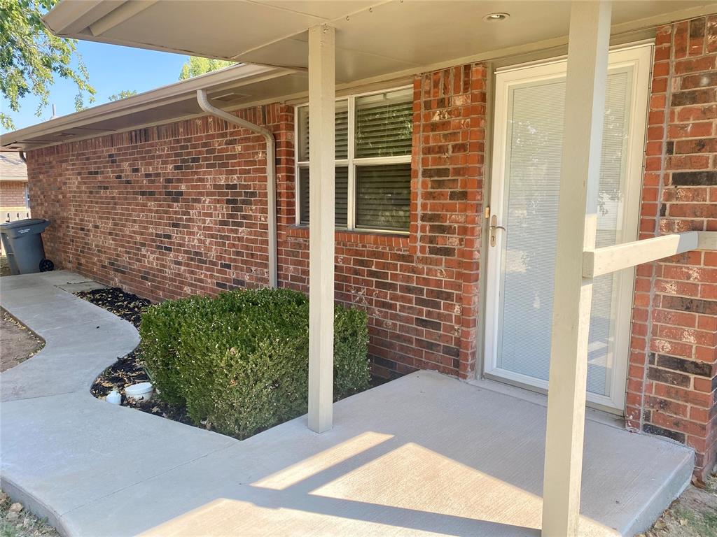 Rare opportunity in Downtown Edmond. Price is for TWO duplexes (4 doors) that back to each other. 217 and 219 Lincoln and 218 and 220 Hadwiger. This great investment property sits just a short commute from UCO, shopping, dining and entertainment. All units currently leased. There is also an opportunity to purchase the pair of duplexes just to the east as well as the full package of four duplexes and two single family homes for a total of $2,100,000.
