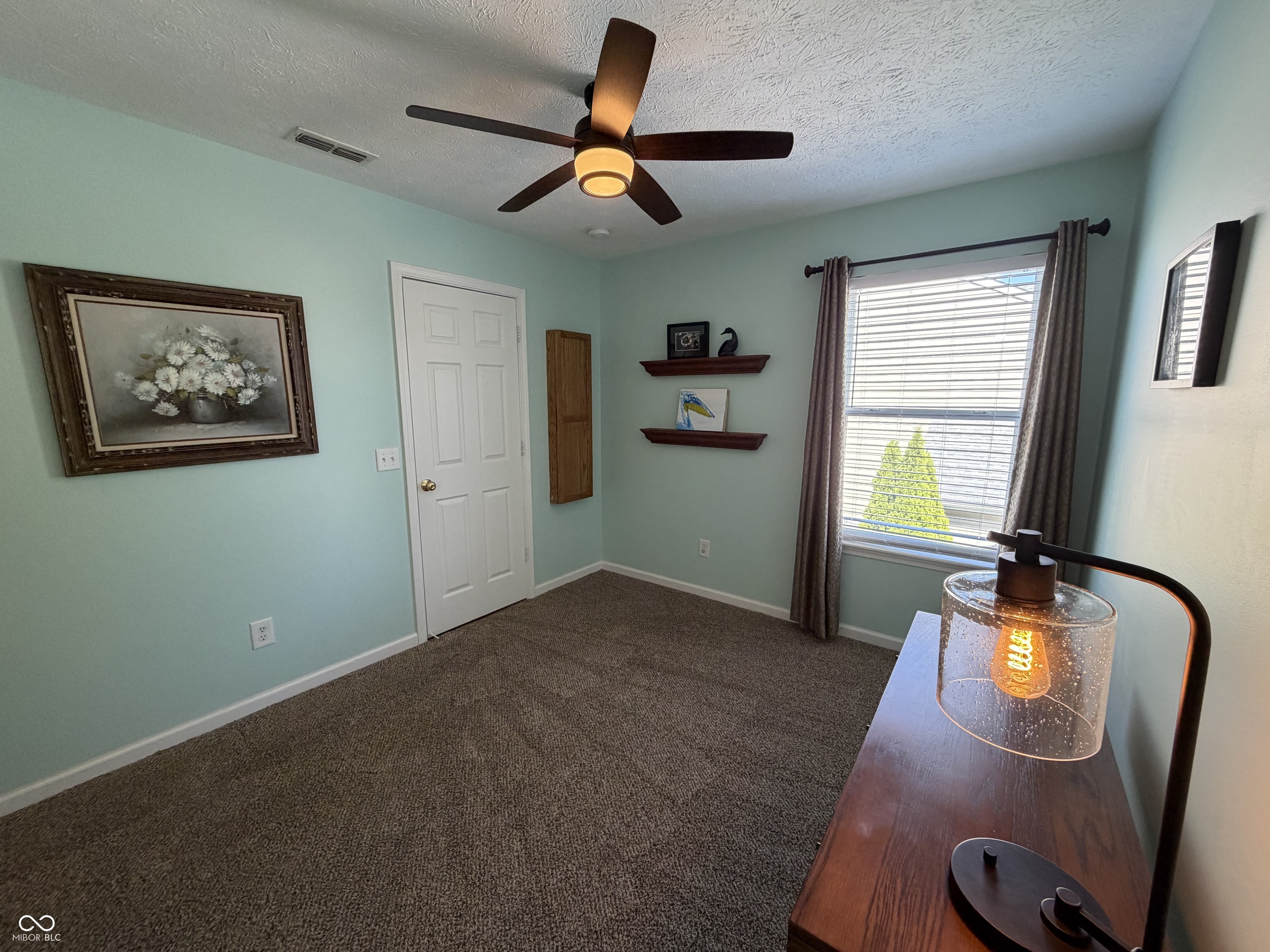 5752 Columbia Circle S