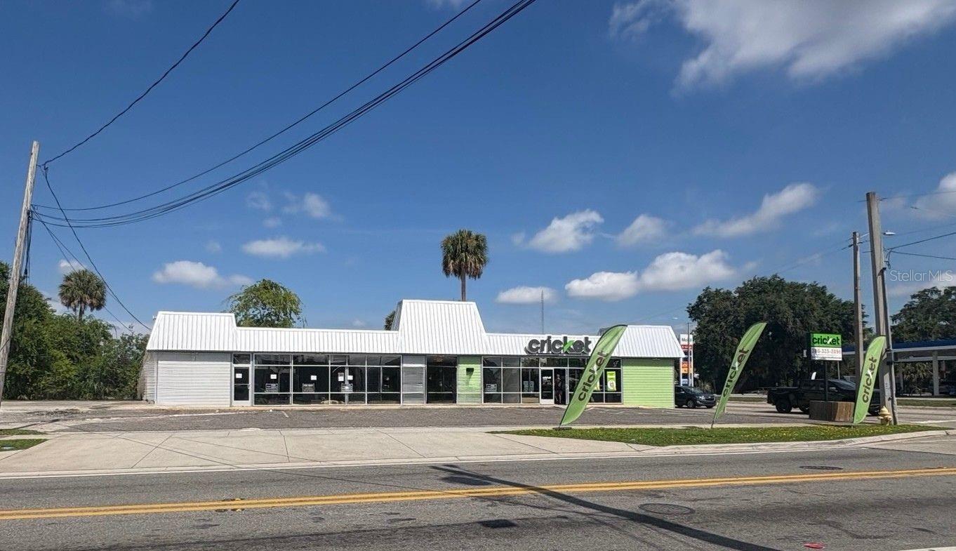Prime commercial opportunity on a high-visibility corner in the heart of Downtown Palatka! This space is being delivered as a vanilla shell, offering a clean slate for your business to design and build out exactly to your needs. The interior features expansive open square footage with newly finished drywall, framed areas, and an open ceiling-suited for retail, office, medical, or service-based use. Flexible configurations available with up to approximately 3,400 SF, or the option to divide into two units of roughly 1,700 SF each. Excellent frontage along a main road with strong daily traffic counts, generous on-site parking with additional overflow area-perfect for high-traffic businesses, and neighboring national retailers driving consistent exposure. A standout opportunity in a rapidly growing area.