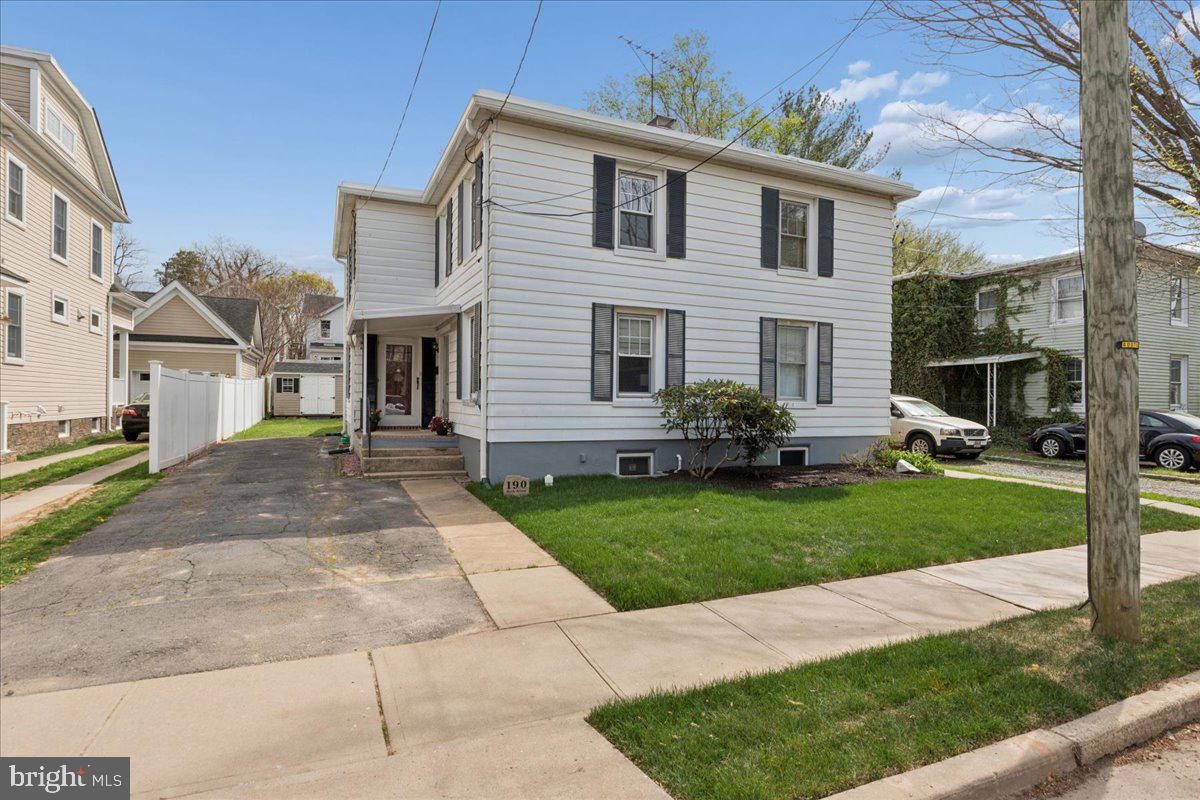 190 Birch Ave  