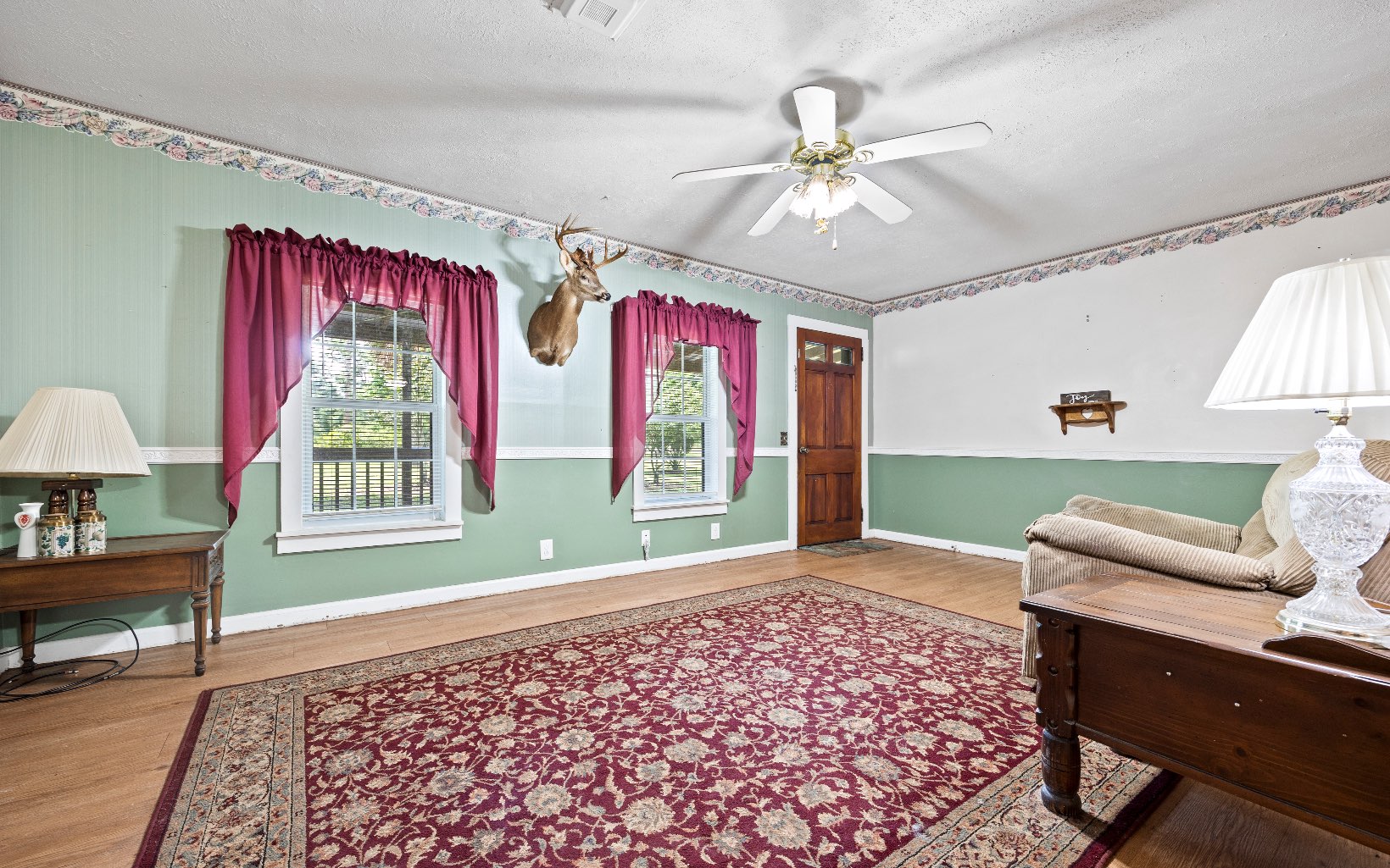 112 NE Rowan Rd