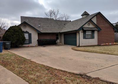Lovely 2 bed, 2 bath home for rent in Edmond! This wonderful home includes central heat and air, dishwasher, disposal, fenced backyard, microwave, and washer/dryer hookup and much more! Don’t miss out on this great opportunity!