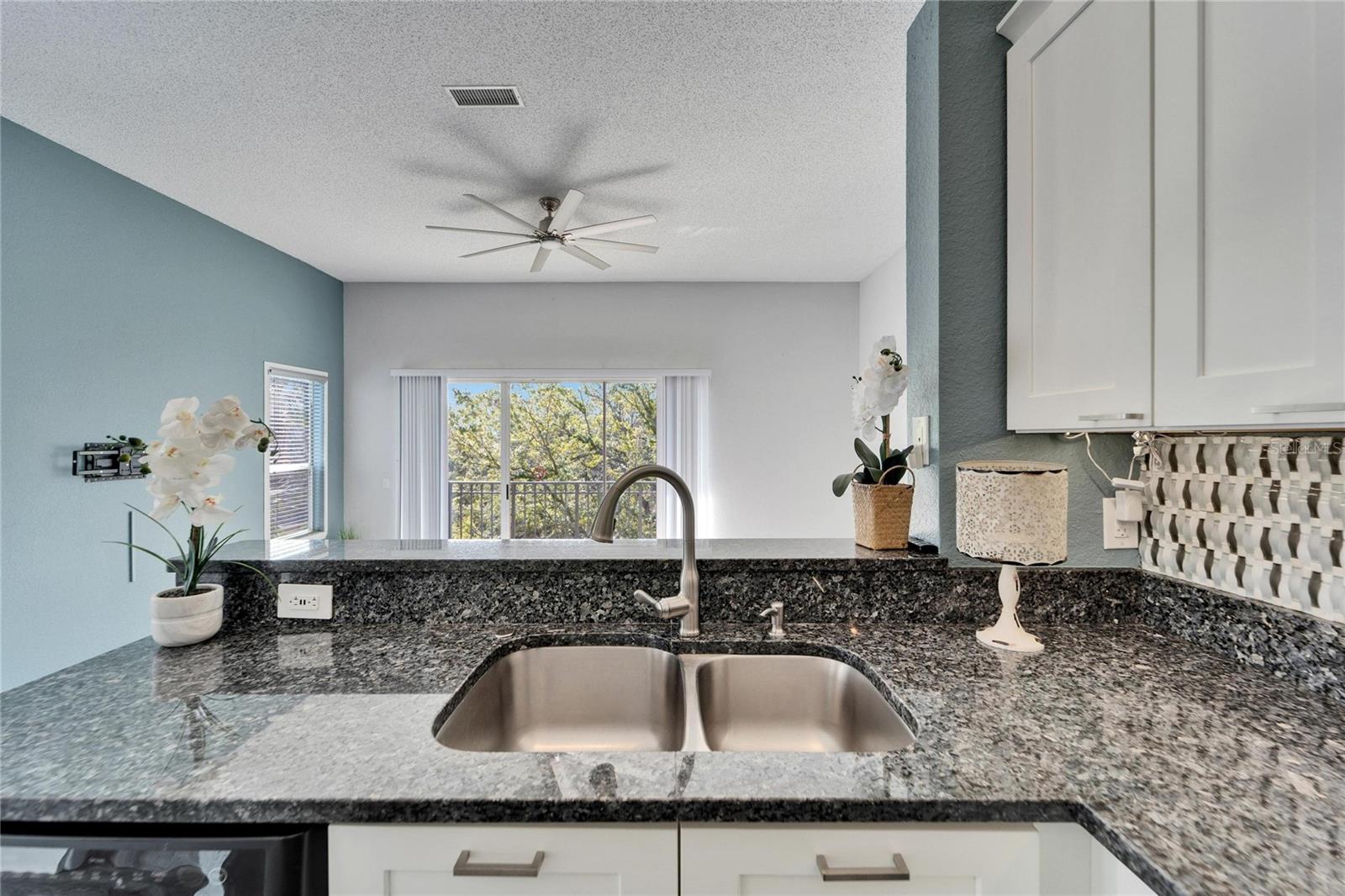 615 Tropical Breeze Way