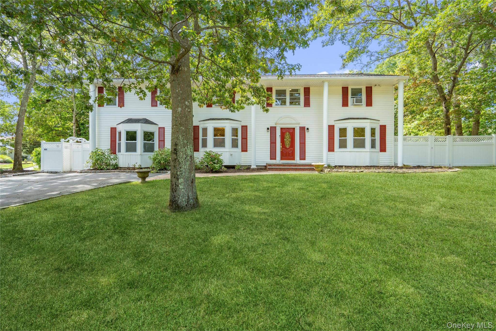 2 Mount Sinai Avenue S