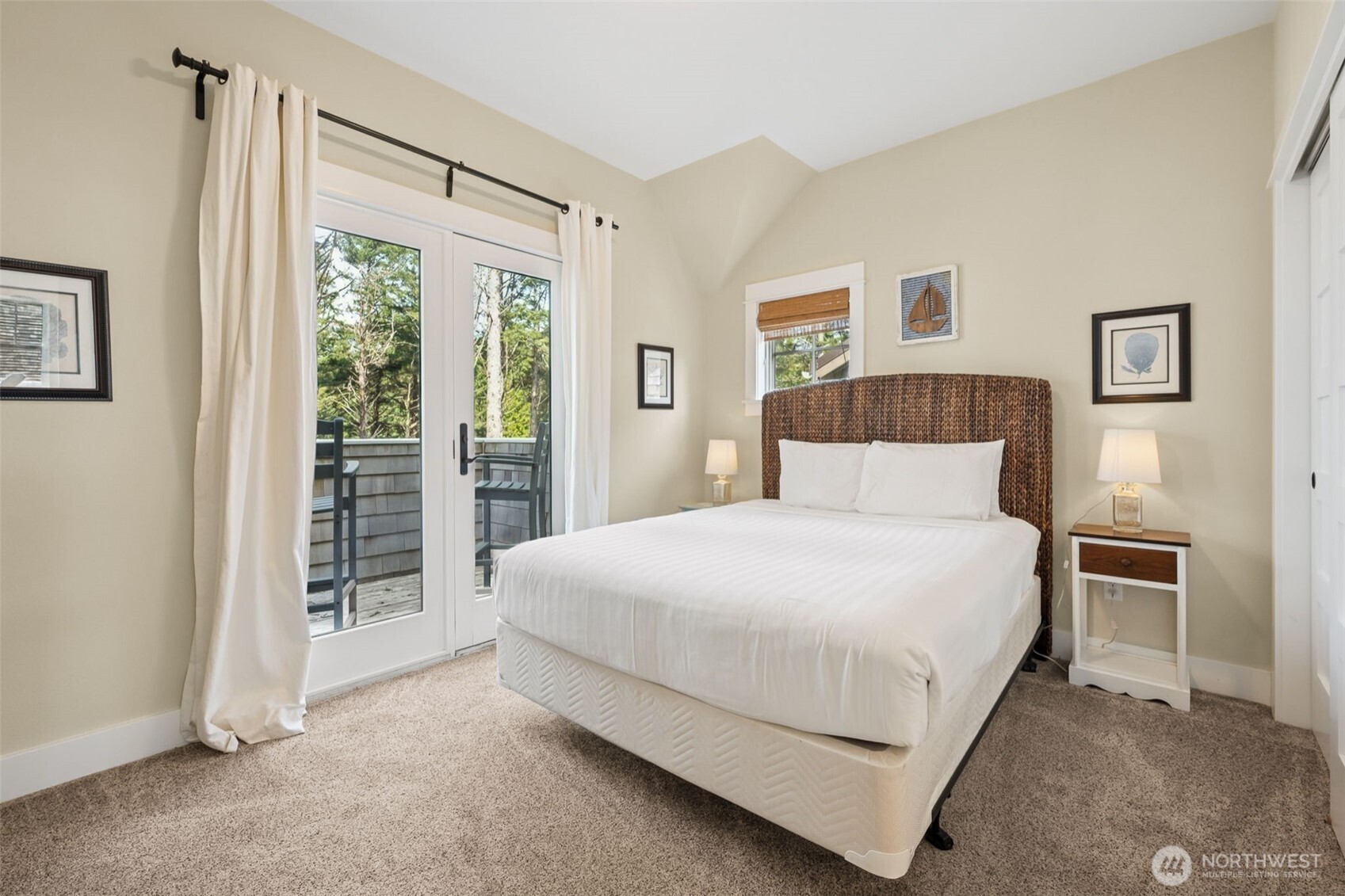 21 N Glen Lane