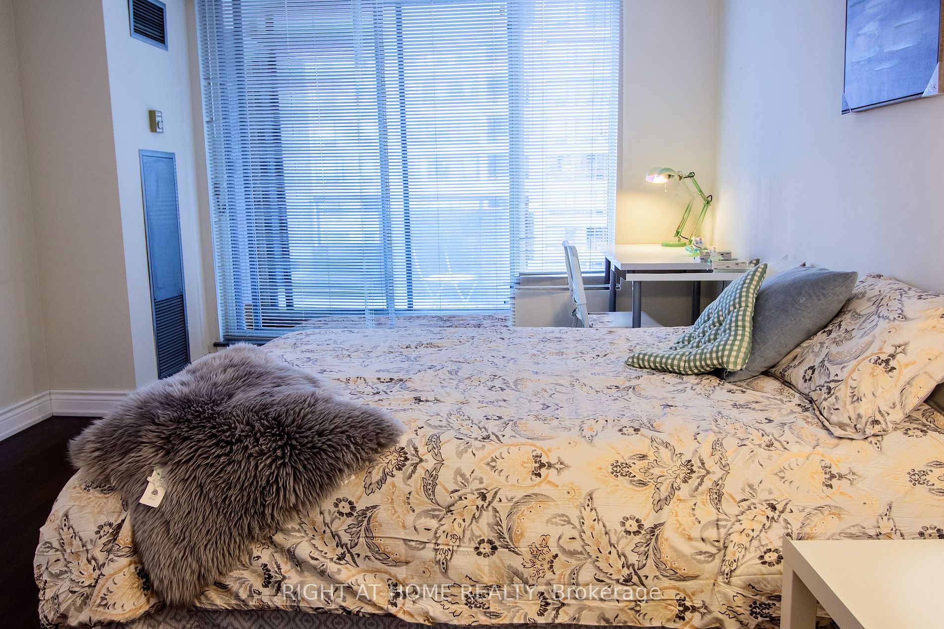 5785 Yonge St 505