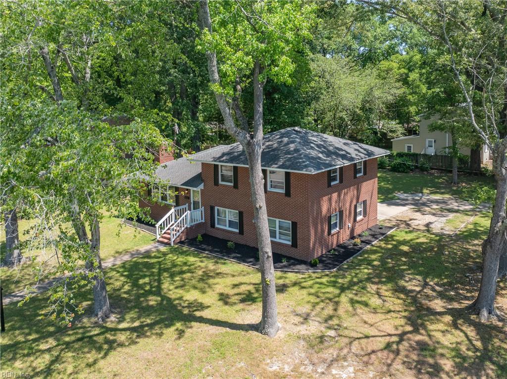 2 Larchmont Crescent