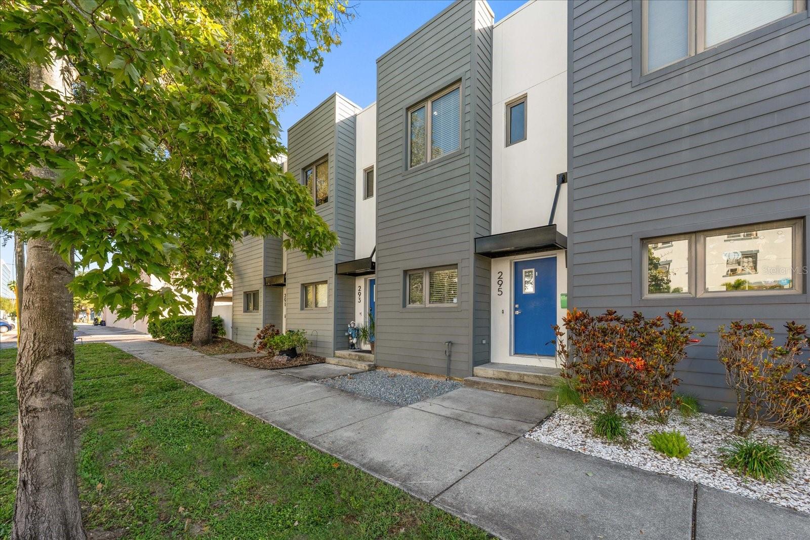 295 7th Street S