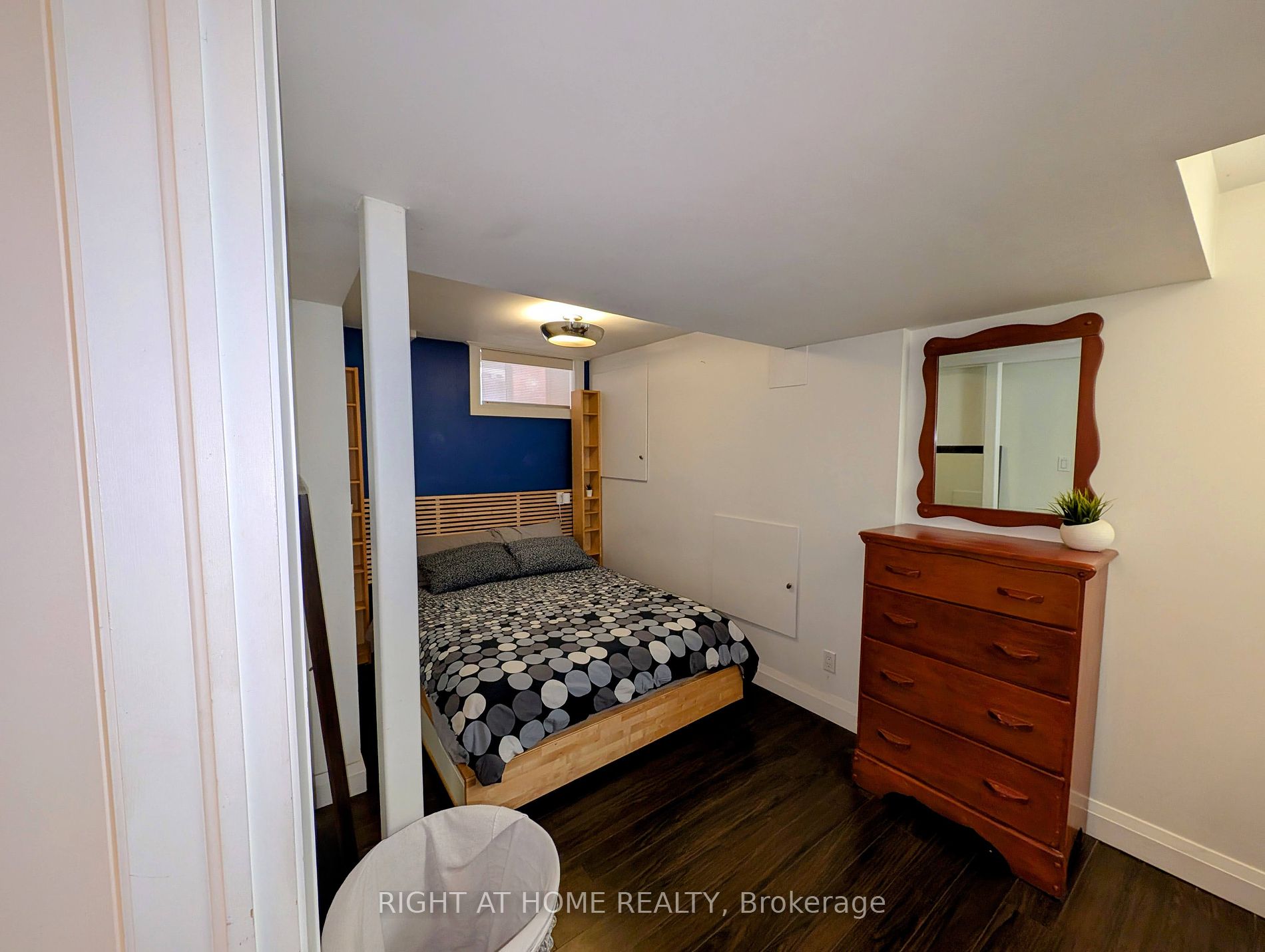 297 Keele St B