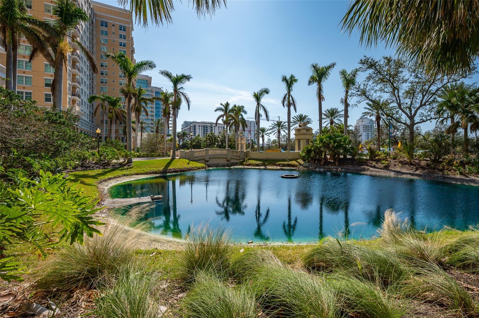 800 N Tamiami Trail 611