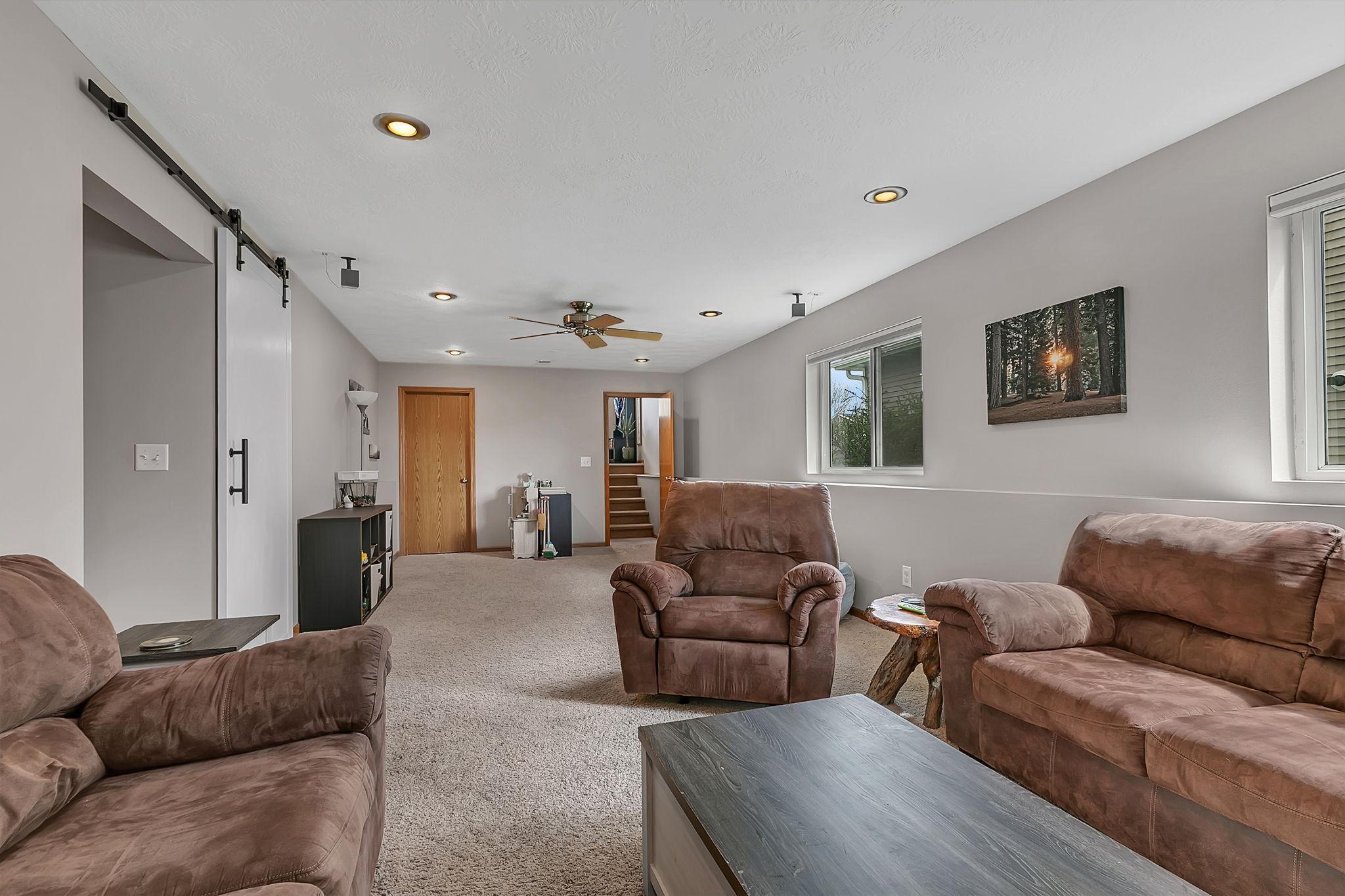 1136 Orchid Drive NE