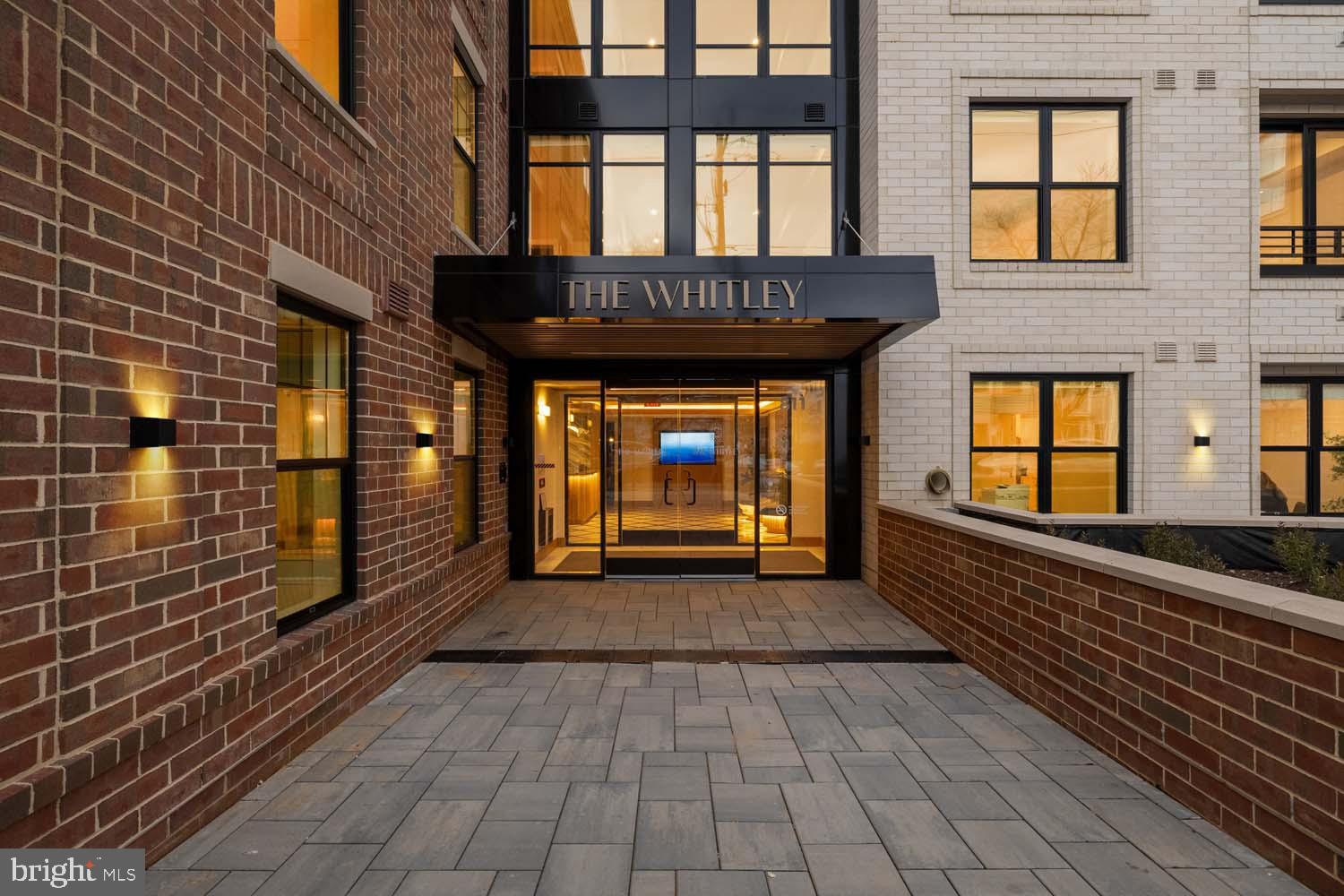 811 N Columbus Street 101