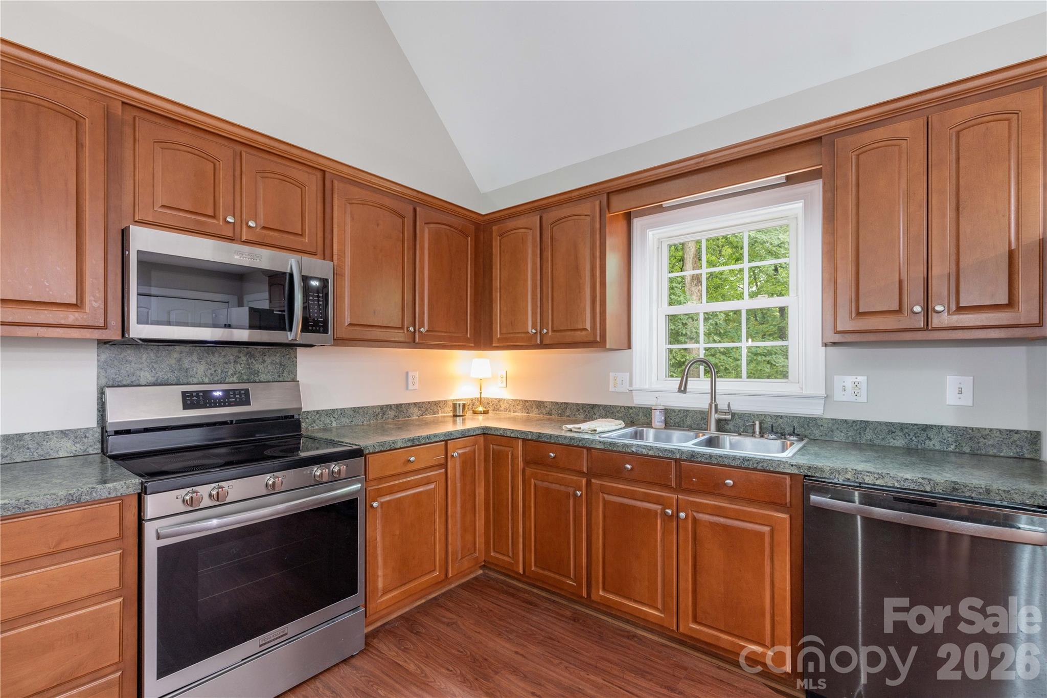 302 Skyland Court