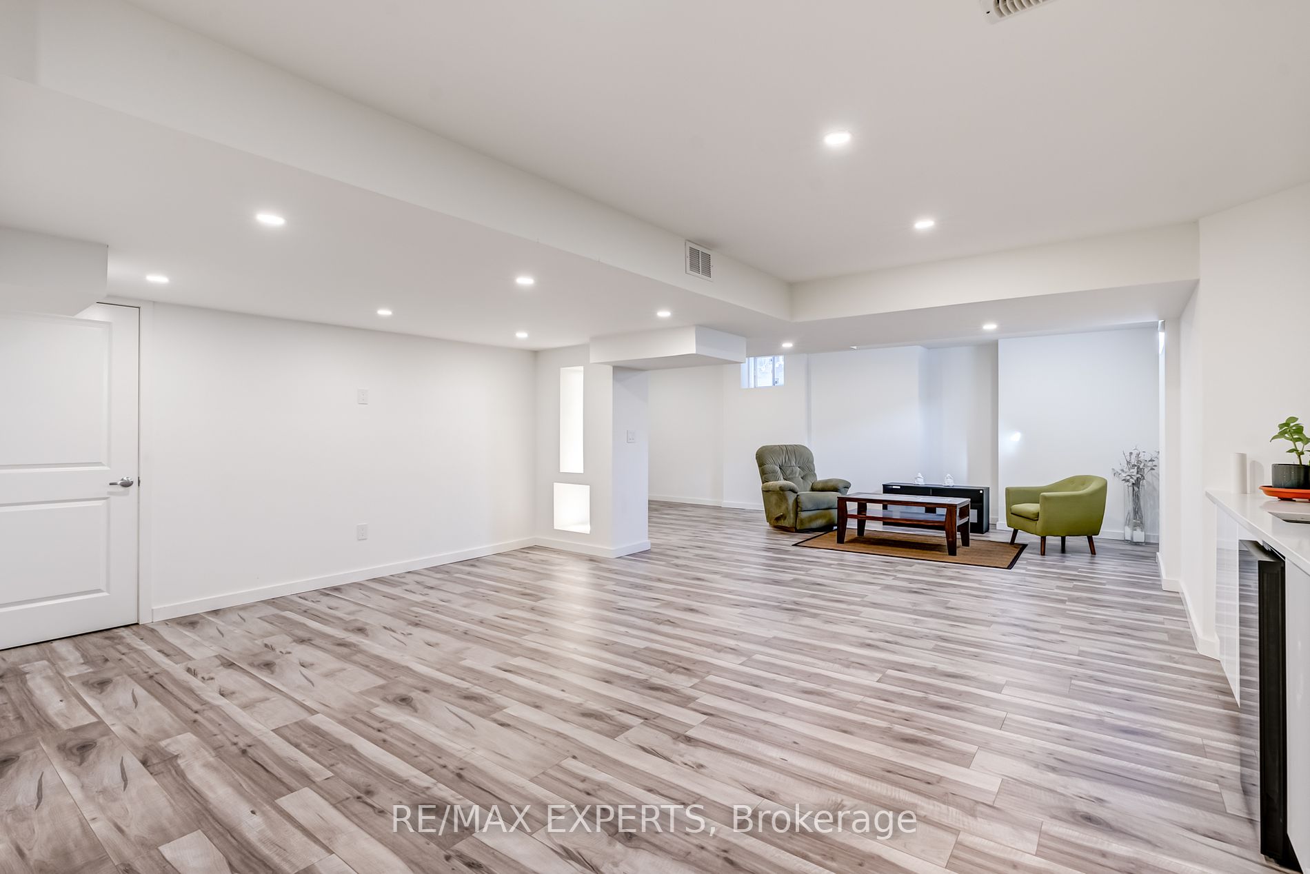 58 Frank Kelly Dr