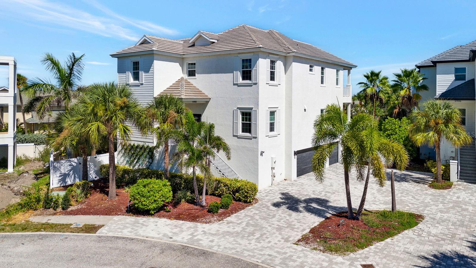6900 Bochi Circle, Sarasota, FL